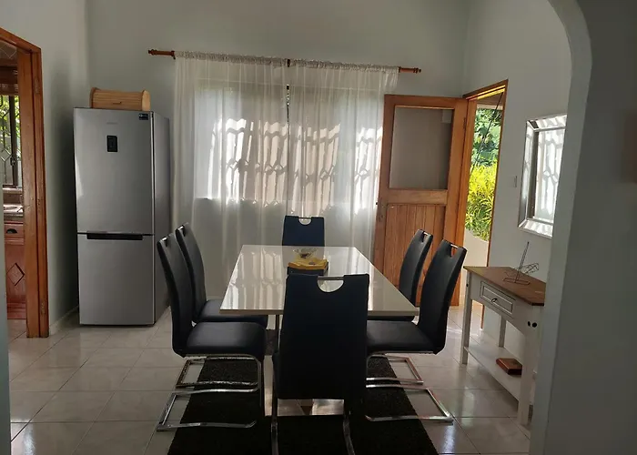 Reef Hills Bed & Breakfast Au Cap (Mahe)